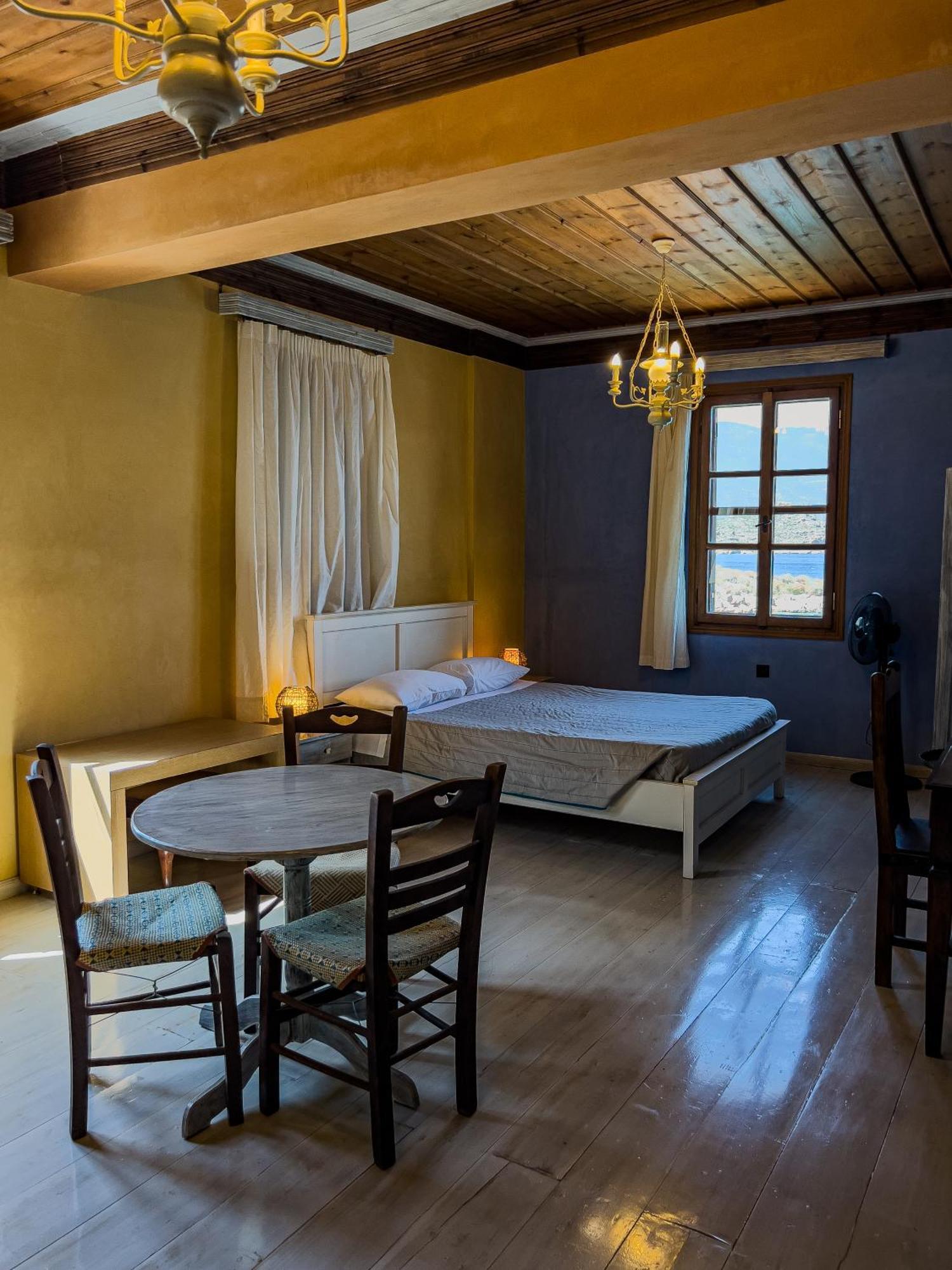 Agnanti Studios Megisti Phòng bức ảnh